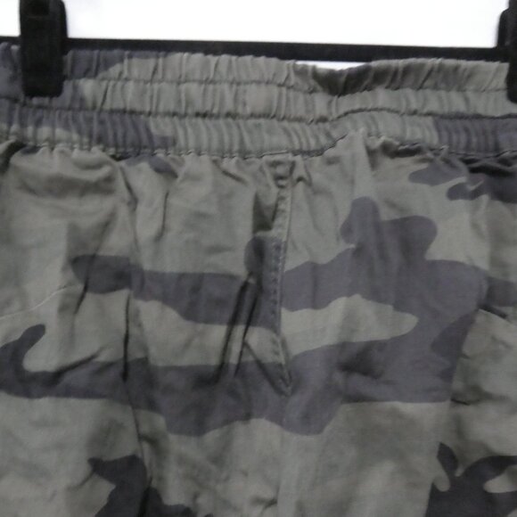TNA - Aritzia | xs - extra small | Camouflage Joggers | Zipper Pockets | NWOT - Picture 11 of 16